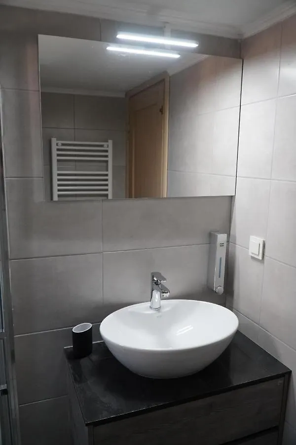 Modern Apartment In Οld Τown 塞萨洛尼基 0*,